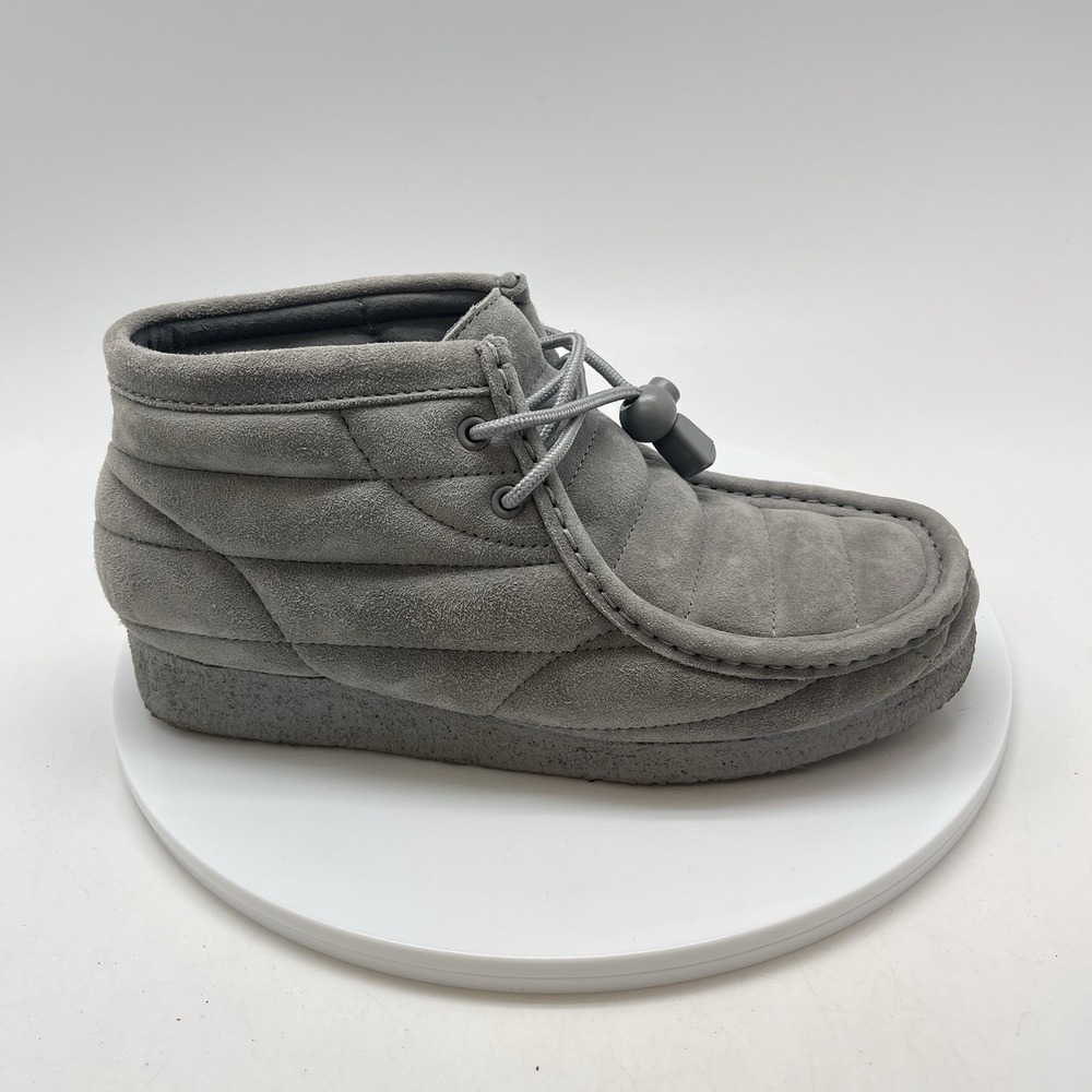 Clarks Wallabies Boots Womens 8.5 M Gray Quilted Desert Moc Toe Crepe Sole 11826